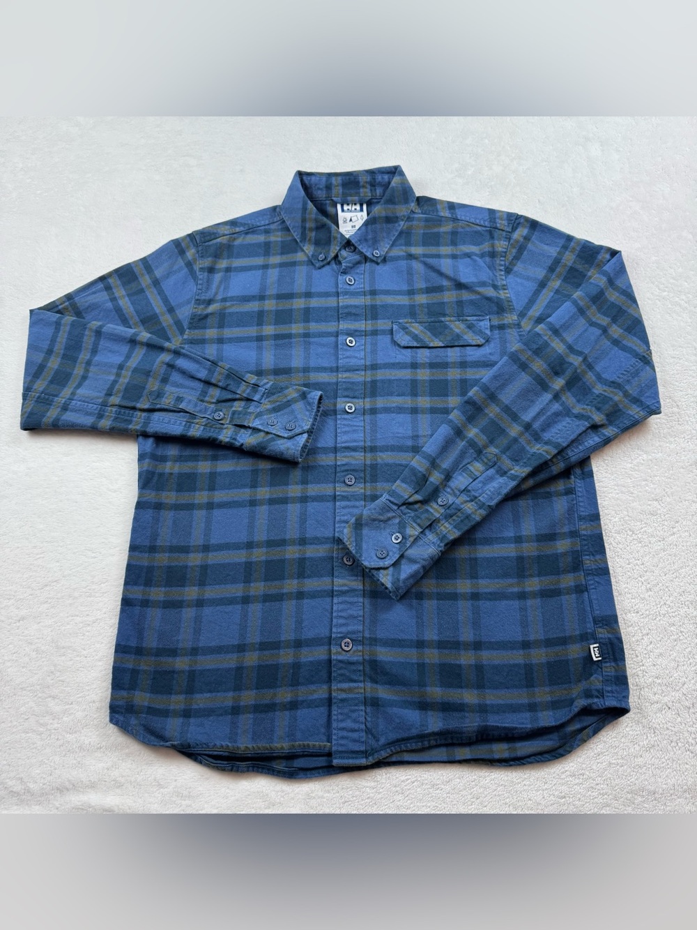 Helly Hansen flannel shirt mens size M blue plaid button down long sleeve
